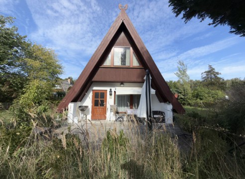 R E S E R V I E R T! Sommerferienfinnhütte auf sonnigem Grundstück