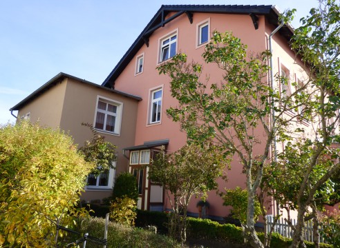 Mehrfamilienhaus mit 5 Wohneinheiten und Garten mit altem Obstbaumbestand
