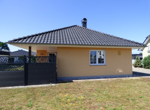 Bungalow mit Kamin & Fussbodenheizung & Vollbad & Garage
